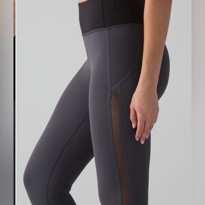 Lululemon Smooth Stride Tight
Blue Tied / Black